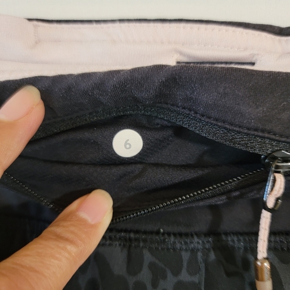 Lululemon Run Pace Setter 4-Way Stretch Skort Sz 6 Petal Camo Printed Black Coal - Picture 11 of 12